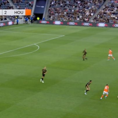 Houston Dynamo vence LAFC por 3 a 1, gol de Mateusz Bogusz