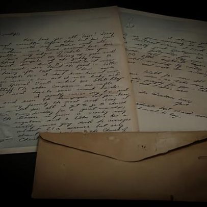 Carta de 50 anos é devolvida a veterano da Marinha dos EUA