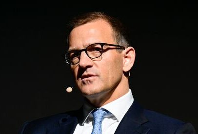 Magnata tcheco Kretinsky mira Espanha para expandir a Fnac além da França