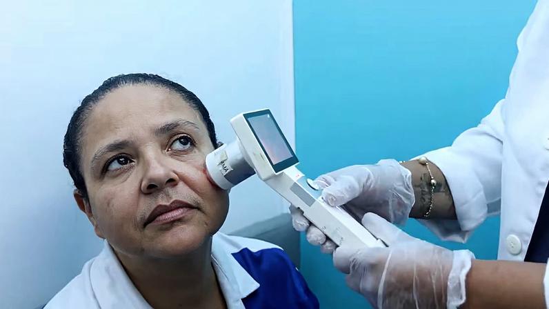 Eletro sem eletrodos, estetoscópio digital: como funcionam cabines de telemedicina com 15 exames