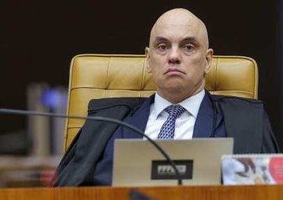 Deputado preso ameaça internauta que criticou seu mandato
