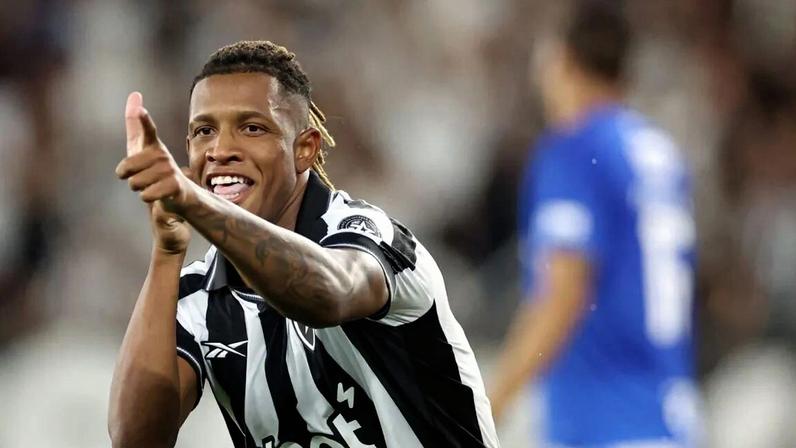 Danilo já deu demonstrações que deseja voltar a jogar pelo Palmeiras. Botafogo acredita que, com provável convocação, clubes grandes europeus vão fazer ofertas maiores do que a do clube paulista