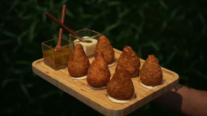 Coxinha teve mais de 597 milhões de vendas no Brasil em um ano