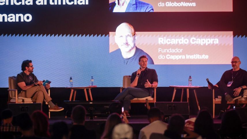Painel mediado por Marcelo Cosme, com Alexandre Pellaes e Ricardo Cappra