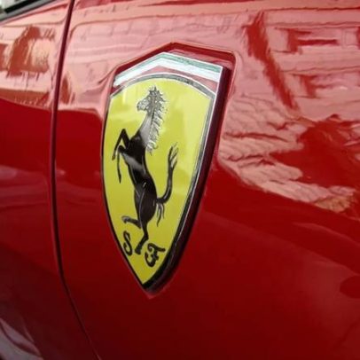Ações da Ferrari caem após críticas ao design do Luce