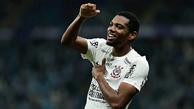 Yuri Alberto brilha ao participar dos três gols, André marca duas vezes e time de Fernando Diniz dá salto importante no Brasileirão