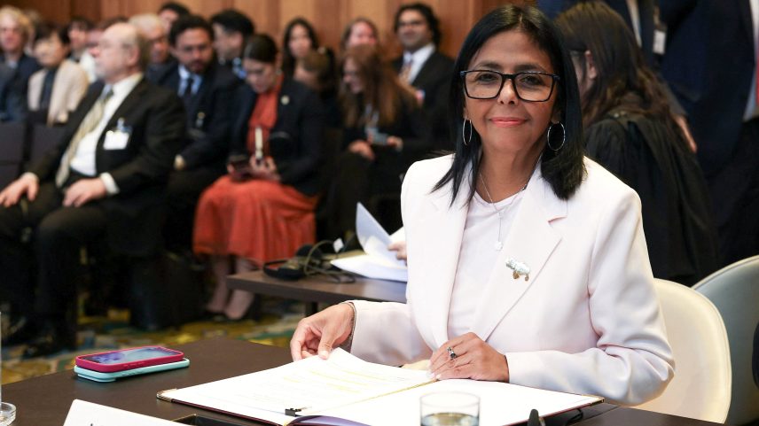 Delcy Rodriguez assumiu a presidência da Venezuela após Maduro ser capturado pelos EUA