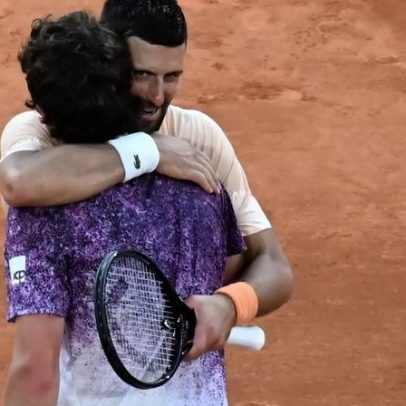 Fonseca vence Djokovic e abre caminho para campeão de Grand Slam inédito