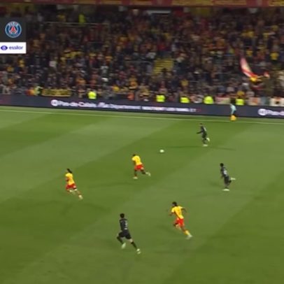 Mbaye faz gol decisivo nos acréscimos para selar o título