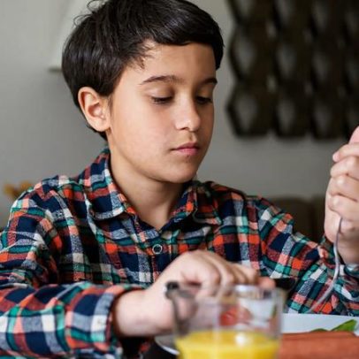 Estudo aponta cinco fatores que influenciam a alimentação infantil
