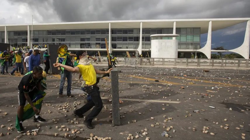 Dosimetria impede a soma da pena de crimes contra o Estado Democrático de Direito