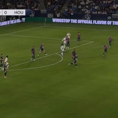 LA Galaxy vence Dynamo com gol de Joseph Paintsil