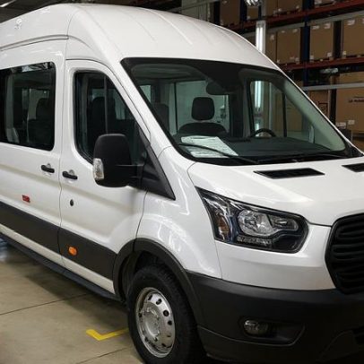Ford Transit atinge 20 mil unidades no Uruguai, abastece a região