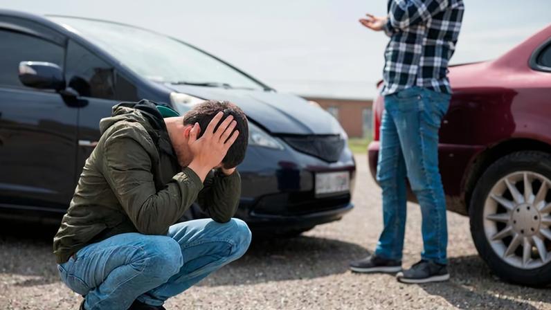 Carro sinistrado pode ter seguro? Vale a Fipe? Entenda as regras