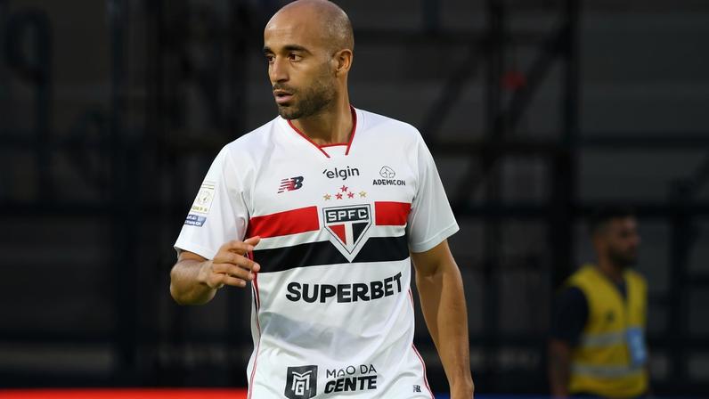 Lucas Moura rompeu o tendão de Aquiles neste domingo (3)