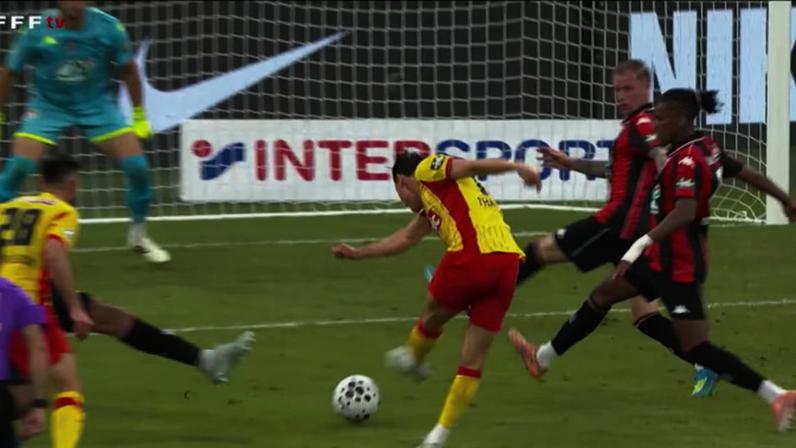 Thauvin abre o placar para o Lens na final da Copa da França