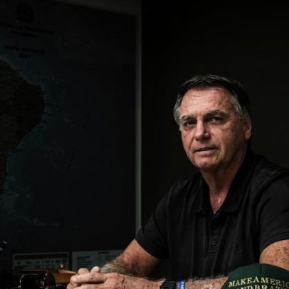 Jair Bolsonaro é internado para operar o ombro