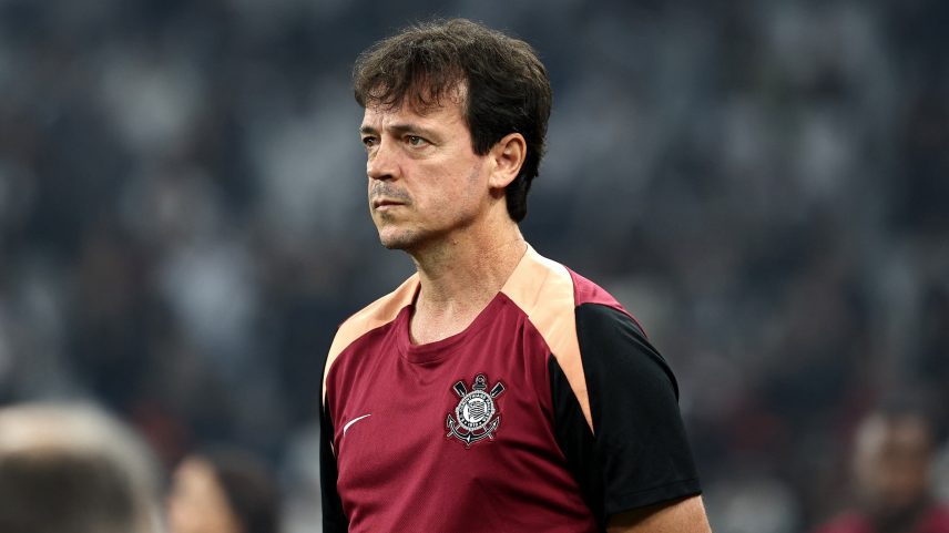Fernando Diniz é absolvido pelo STJD e comandará Corinthians no clássico