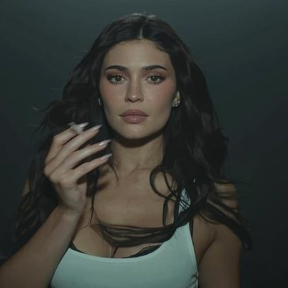 Tendência "cigarette girl" gera debates sobre romantização do cigarro