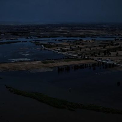 Cheia histórica de rio inunda capital e acende alerta no Oriente Médio
