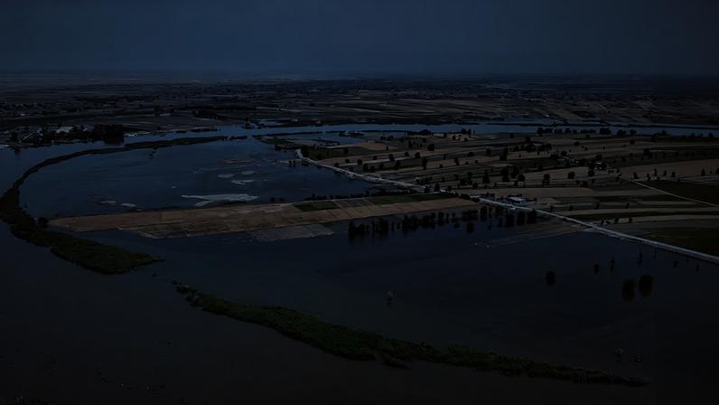 Fotografia mostra as inundações na província de Deir Ezzor, na Síria — Foto: SANA
