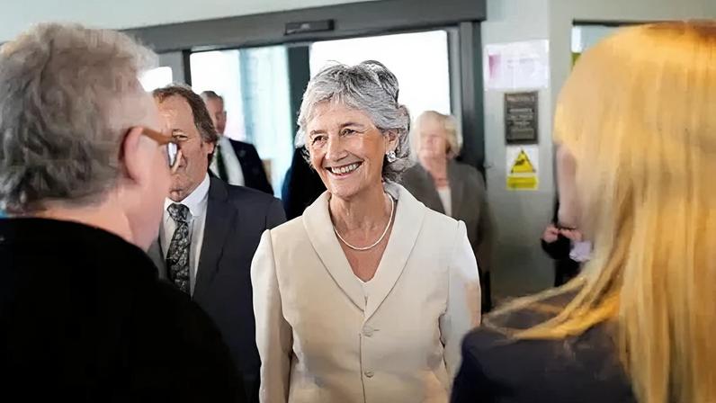 Presidente irlandês encontrará o rei Charles durante visita oficial