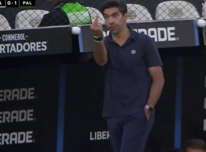 Polêmica no Palmeiras envolve Flaco e Abel após gesto obsceno