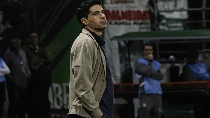 Abel Ferreira durante jogo contra Cerro Porteño na Libertadores