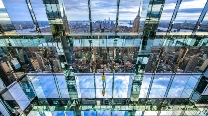 Atração no pico do arranha-céu One Vanderbilt também possui instalação de arte que brinca com o limite dos espaços e a reflexividade
