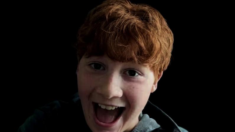 Atores mirins da nova série de 'Harry Potter', incluindo Gracie Cochrane; Bonnie Wright e Daniel Radcliffe em um dos filmes da franquia — Foto: Reprodução/Instagram