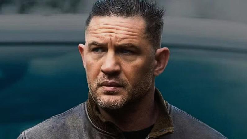 Tom Hardy no set de 'Terra de Máfia' — Foto: Reprodução