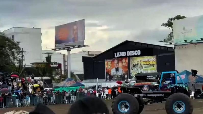 Acidente com 'monster truck' deixa dois mortos e 37 feridos em evento na Colômbia — Foto: Reprodução/Redes Sociais