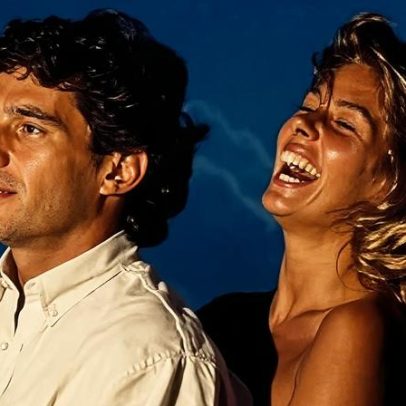 Adriane Galisteu emociona fãs ao homenagear Ayrton Senna