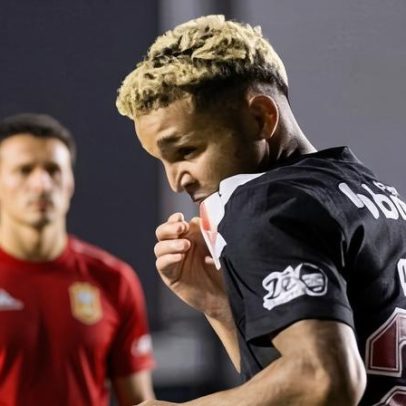 Vasco vence Barracas e avança aos playoffs após expulsão do filho do técnico