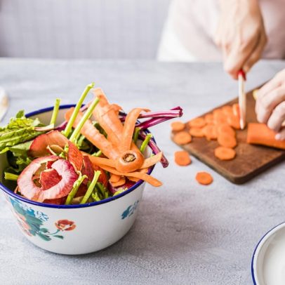 10 itens de cozinha que funcionam como fertilizante caseiro para plantas