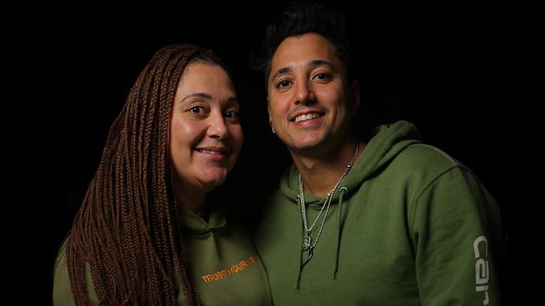 Quando se conheceram, Cassandra Madison (à esquerda) e Julia Tinetti não faziam ideia de que eram irmãs — Foto: Julia Tinetti