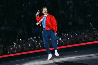 Harry Styles revisa cenário da turnê após reclamações de fãs