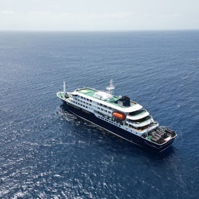 Cruzeiro com surto de hantavírus: 40 passageiros desembarcam na ilha