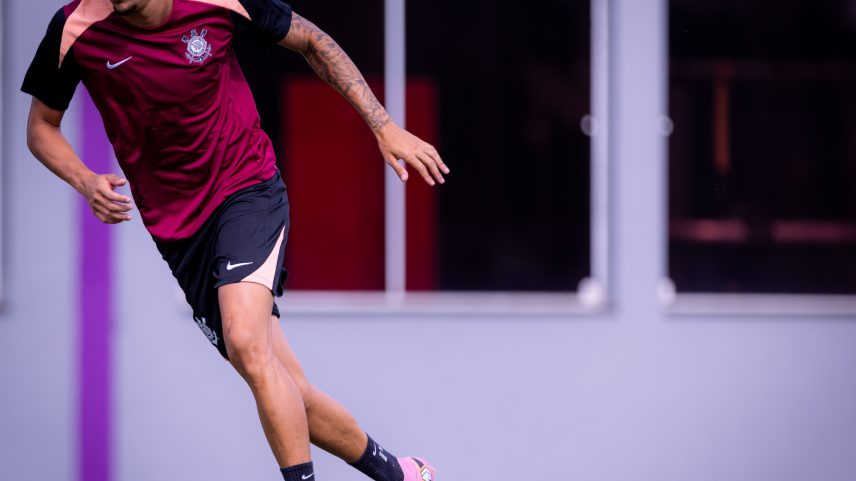 João Pedro Tchoca precisará passar por cirurgia — Foto: Rodrigo Coca/Agência Corinthians