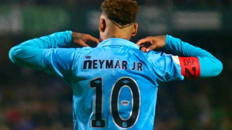 Neymar em partida do Santos contra o Coritiba