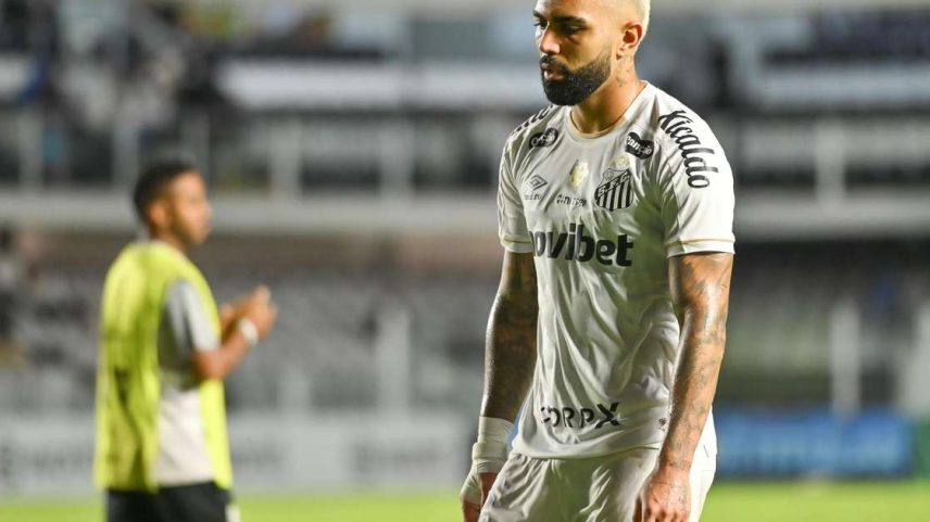 Gabigol em empate do Santos contra o San Lorenzo