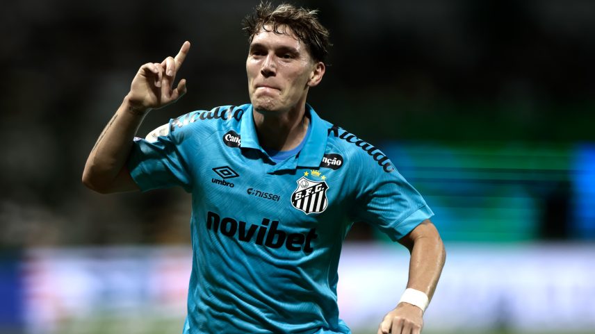 Rollheiser comemora seu gol pelo do Santos contra o Palmeiras Campeonato Brasileiro 2026 — Foto: Marcello Zambrana/AGIF