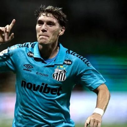 Rollheiser soma quatro gols em uma semana pelo Santos e celebra confiança