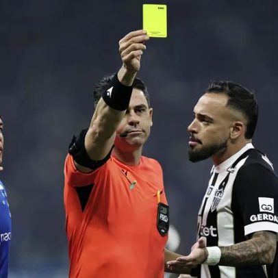 Súmula registra uso de laser e arremesso de cadeira em Cruzeiro x Atlético-MG