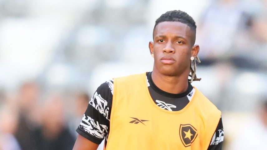 Danilo ficará fora dos próximos jogos do Botafogo — Foto: Gilson Lobo/AGIF