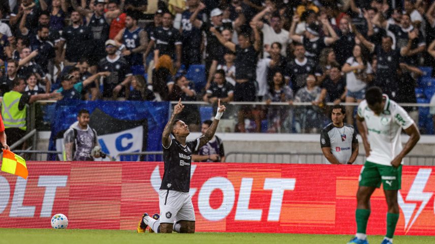 Alef Manga comemora gol em Remo x Palmeiras — Foto: Fernando Torres/AGIF