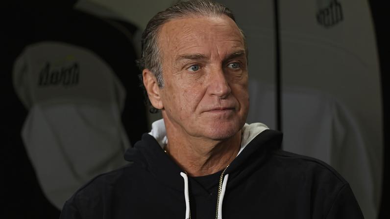 Cuca em Santos x Bragantino — Foto: Jota Erre/AGIF