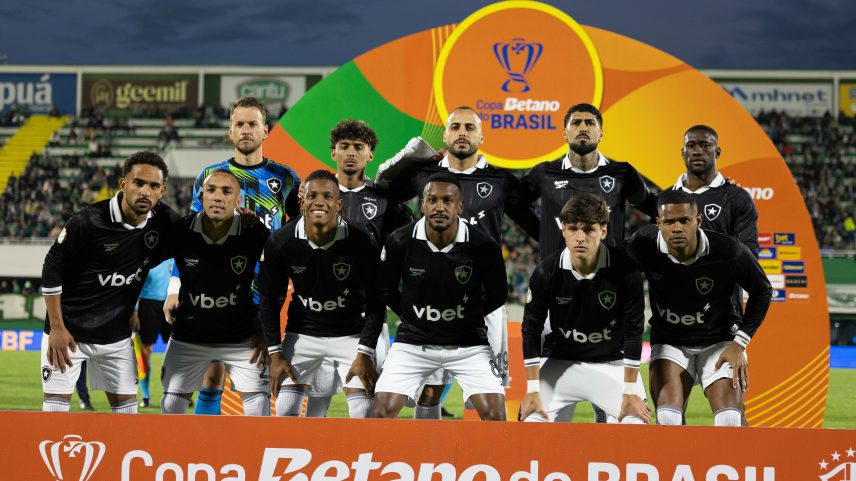 Time do Botafogo antes da partida contra a Chapecoense — Foto: Liamara Polli/AGIF