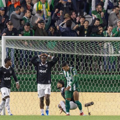 Alex Telles critica postura do Botafogo após eliminação