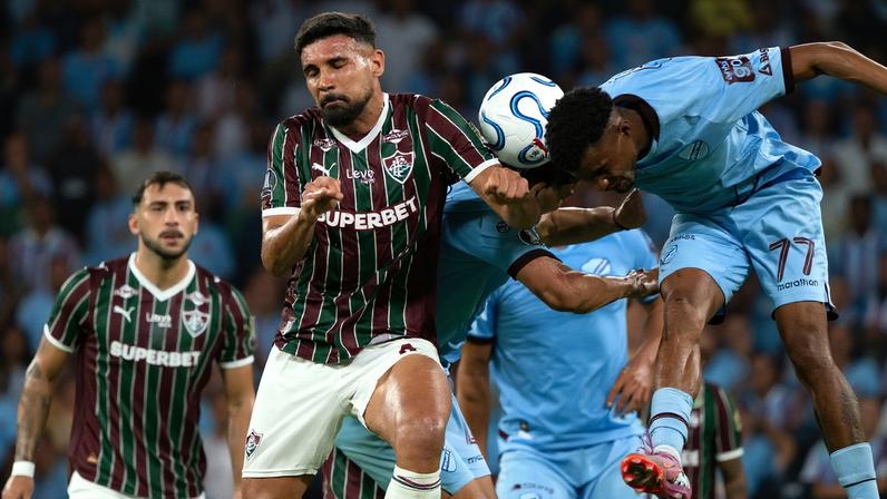 Defesa do Fluminense tem sofrido com bola aérea em 2026 — Foto: Jorge Rodrigues/AGIF